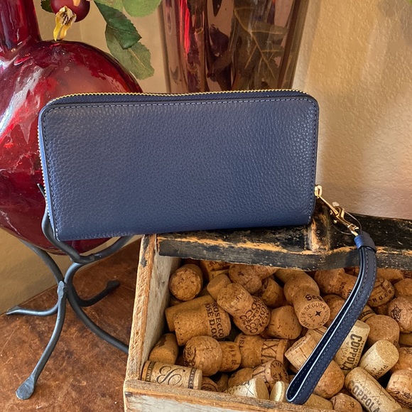 Coach zip around wristlet wallet - Picture 2 of 6